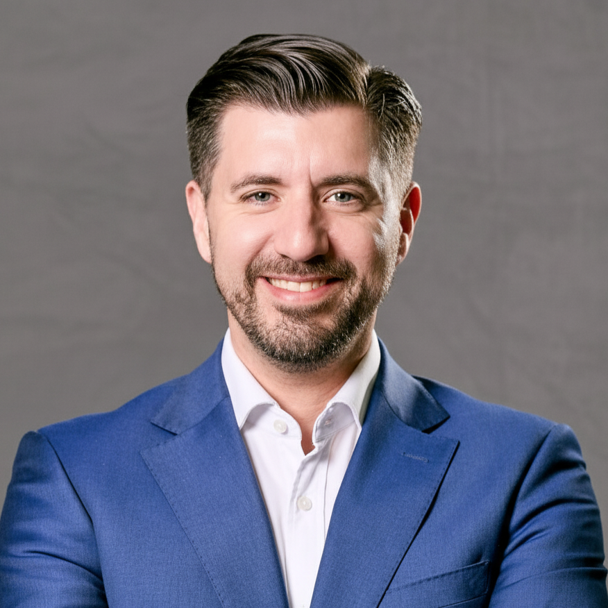 Alex Psarras Headshot